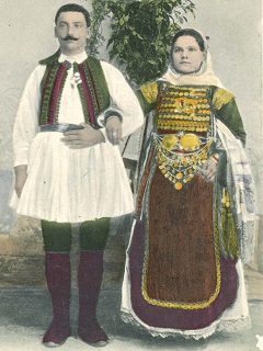 Postcard of couple from Thebes district c. 1910
